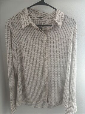 Express Cream Blouse with Black Chain-Link Print